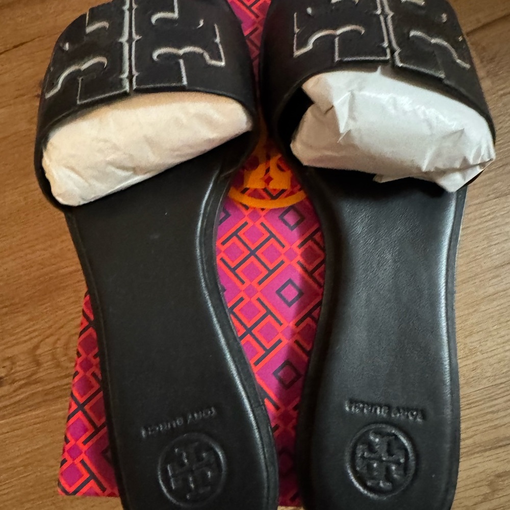 Tory Burch Black Slide Sandals - Picture 4 of 7